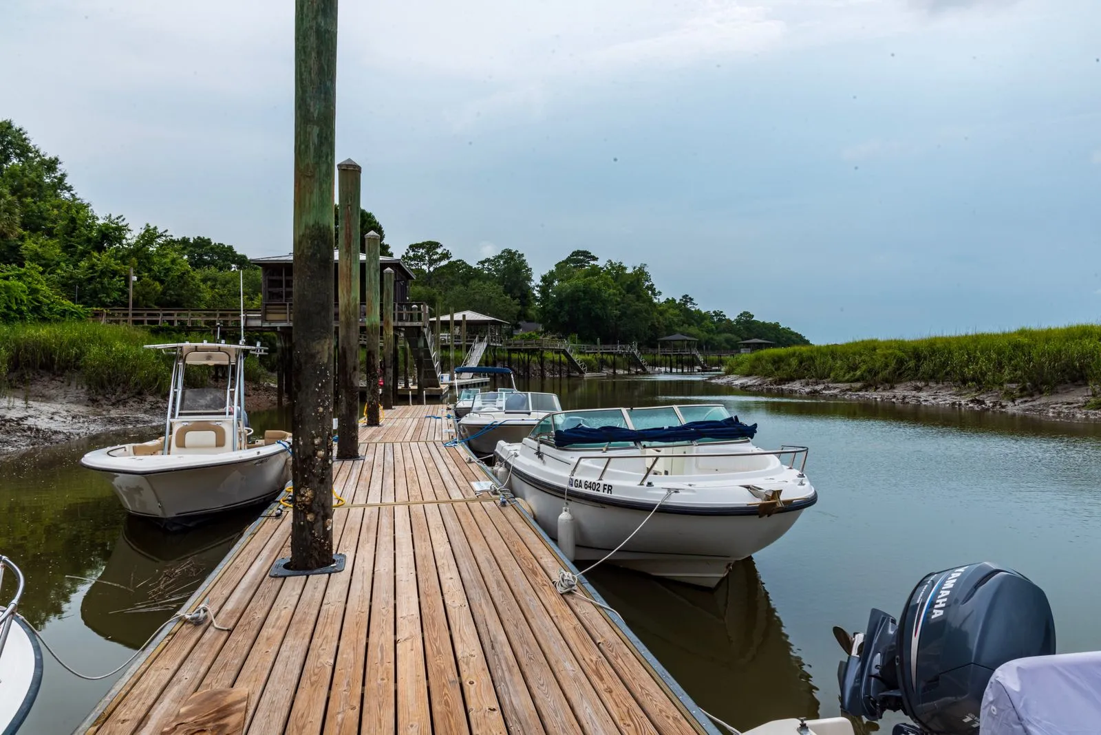 Cleaning Wood and Composite Docks Safely